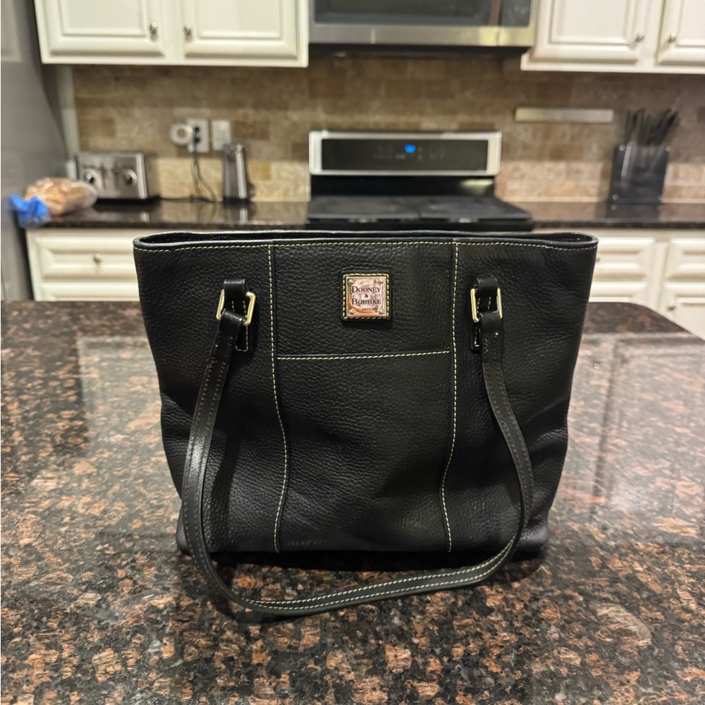Dooney and bourke purse